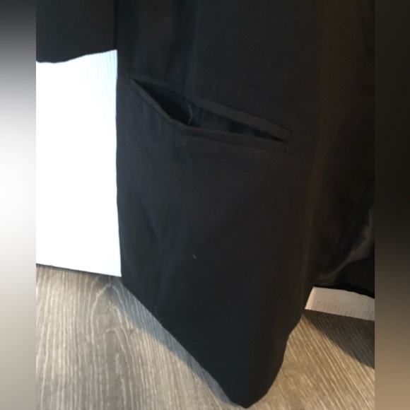 JustFab Sleeve Tab Crepe Blazer - Picture 5 of 7